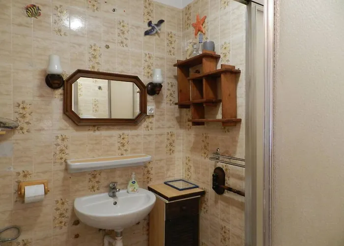 Appt Spacieux 4 Pers Avec Piscine Proche - Fr-1-251-923 *